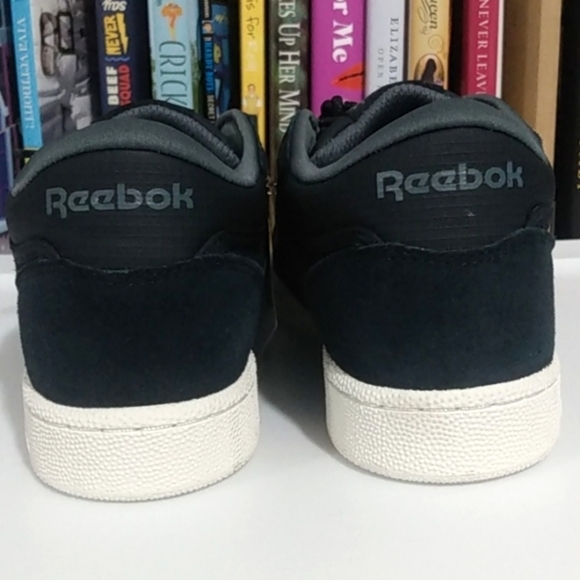 REEBOK BLACK SUEDE CLUB C MID II TENNIS SHOES SNEAKERS SIZE 5.5 NWT - Picture 6 of 11